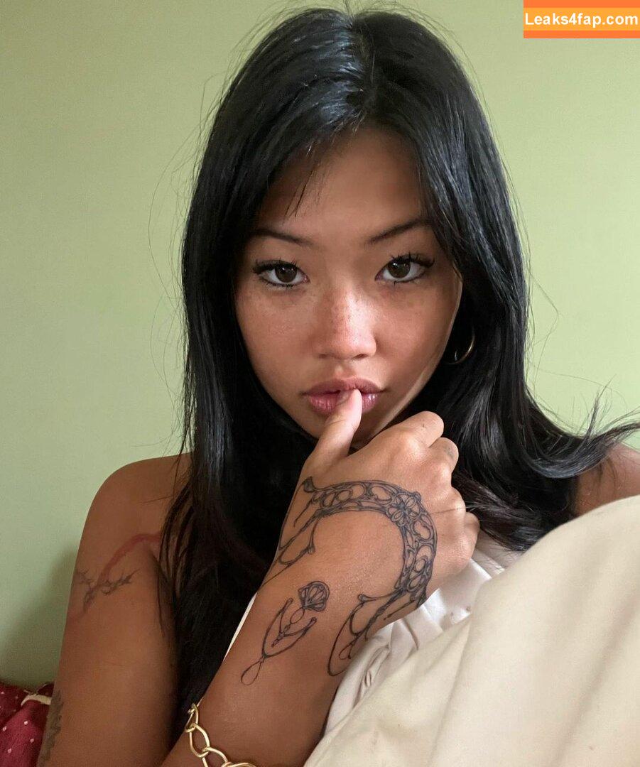 Radvxz / Beabadoobee leaked photo photo #0215