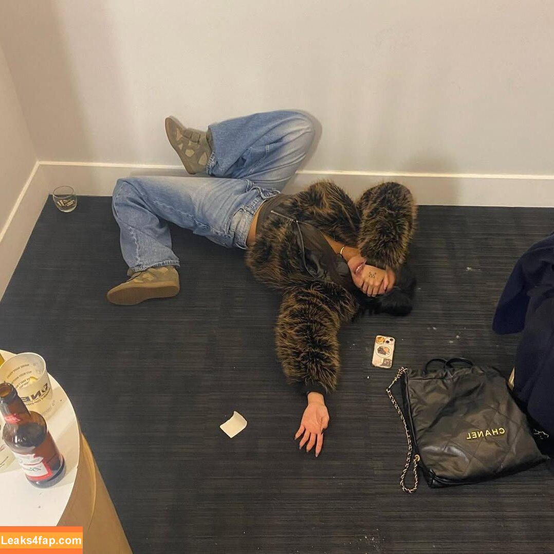 Radvxz / Beabadoobee leaked photo photo #0490