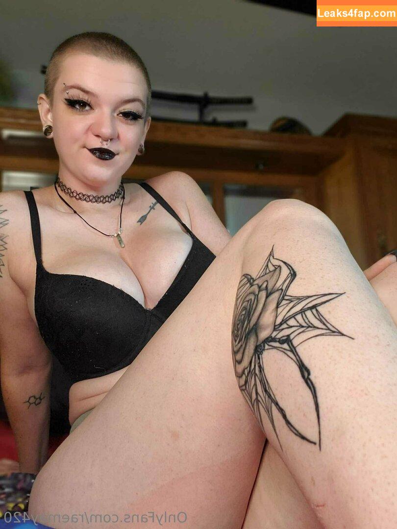raemay420 / itsss.raeee420 leaked photo photo #0125