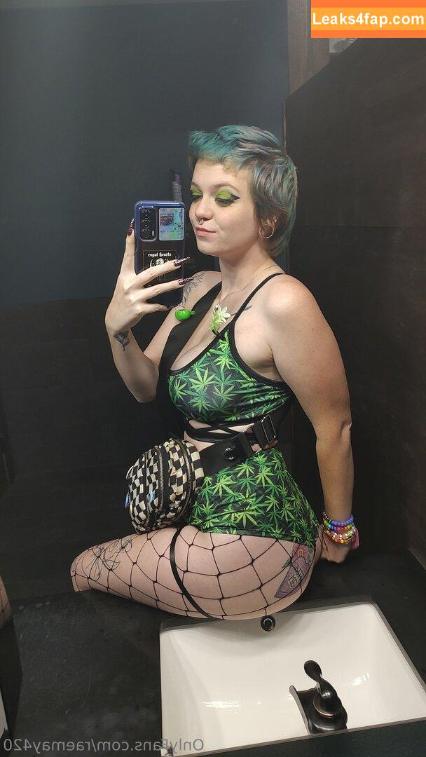 raemay420 / itsss.raeee420 leaked photo photo #0154