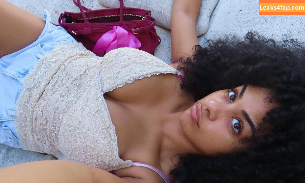 Raina Morris / quakerraina leaked photo photo #0175