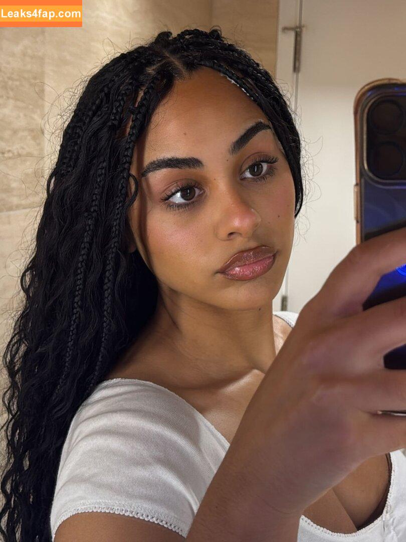 Raina Morris / quakerraina leaked photo photo #0178