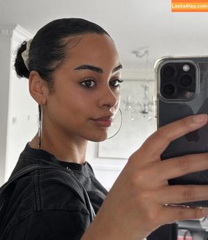 Raina Morris photo #0170