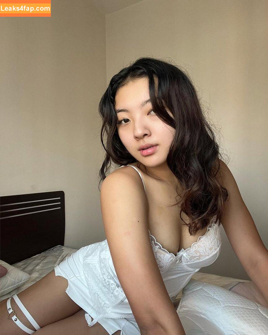 Rajena Limbu / rajenaaa.x слитое фото фото #0007