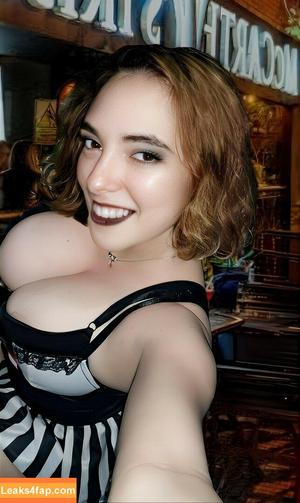 Random Busty Girl photo #0002