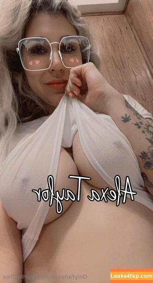 rastagirlhotfree photo #0127