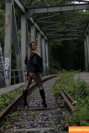 ravenblack_sm photo #0005