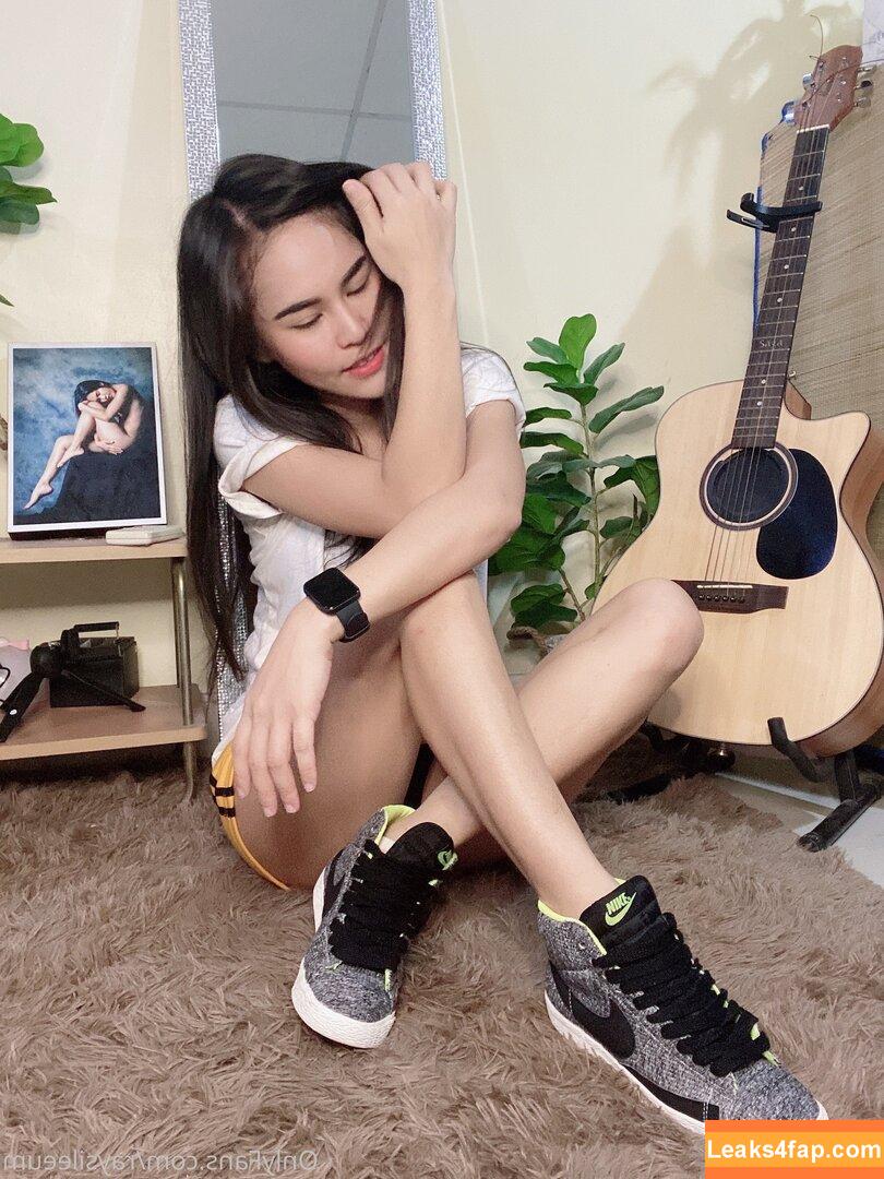 Raysileeum / raysileeum - Thai beauty standing at 5'1