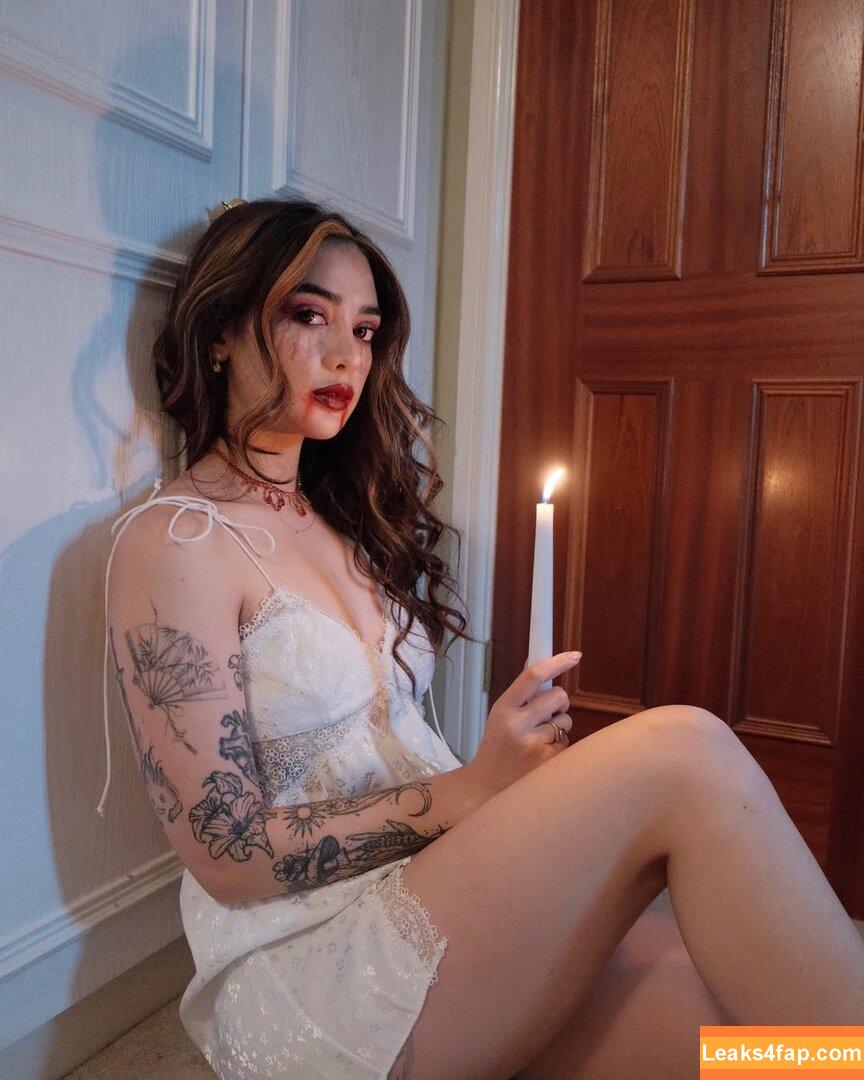 React GirlsYT / chinglishreactions / imon_Snow leaked photo photo #0240