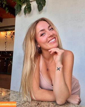 React GirlsYT photo #0251