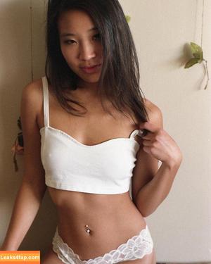 Reactgirls photo #0001