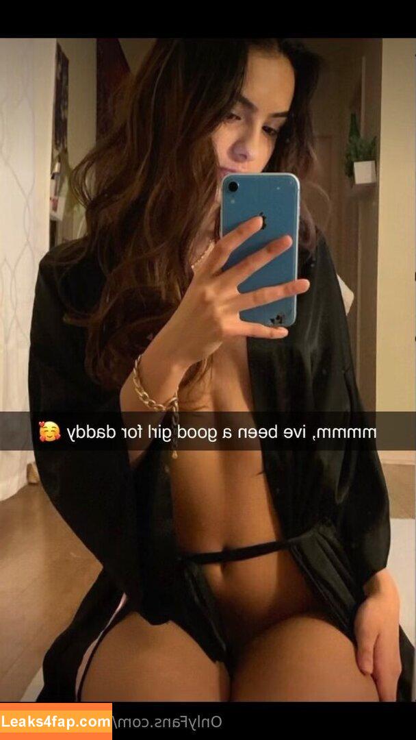 realselenarae /  leaked photo photo #0049