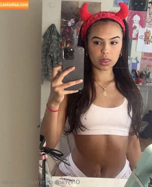 realselenarae photo #0032