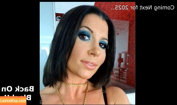 Rebeca Linares