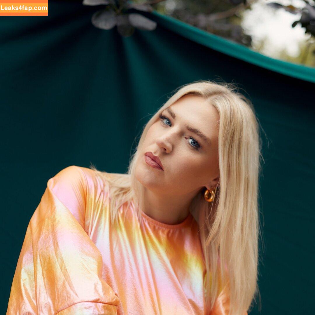 Rebecca Lucy Taylor / Self Esteem / selfesteemselfesteem leaked photo photo #0087