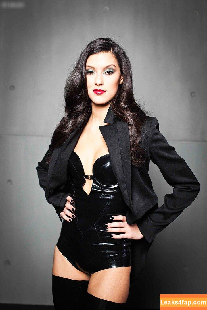 Rebecca Mir / sarahtoninx9_ leaked photo photo #0095