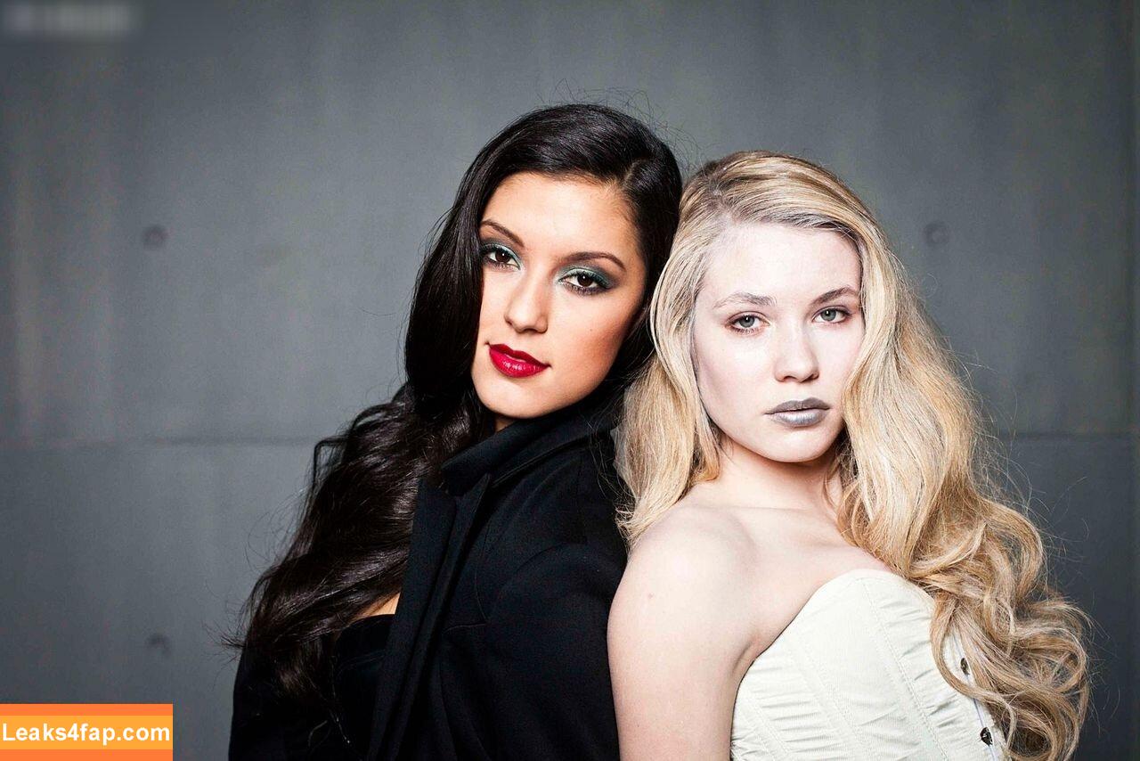 Rebecca Mir / sarahtoninx9_ leaked photo photo #0098