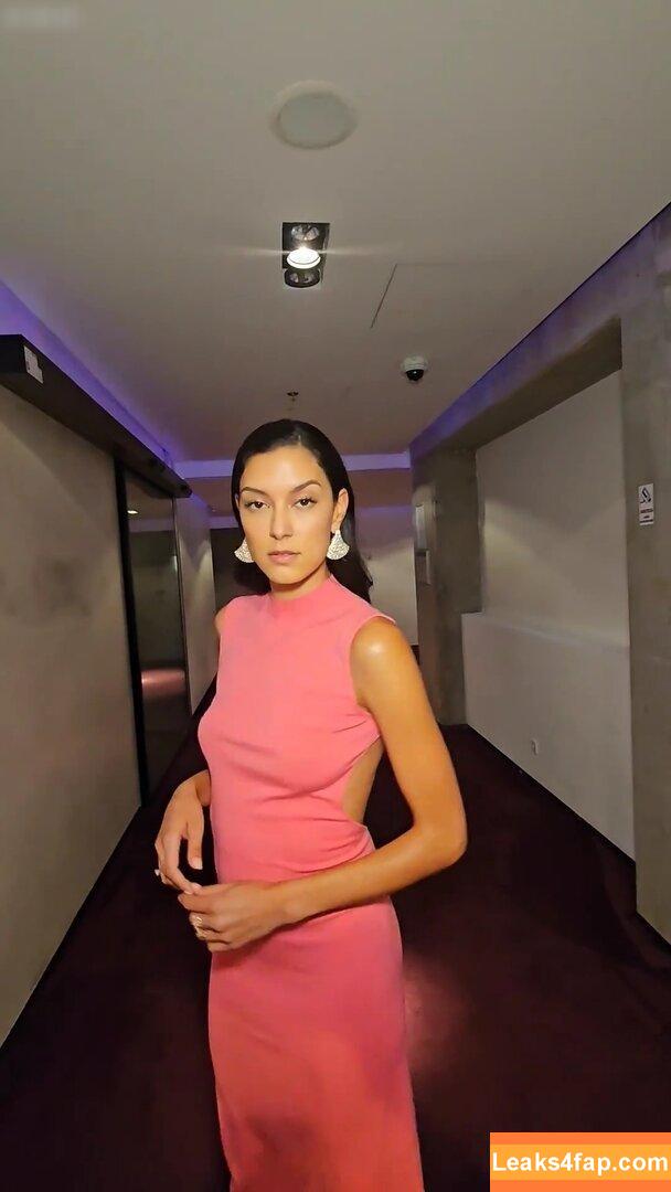 Rebecca Mir / sarahtoninx9_ leaked photo photo #0109