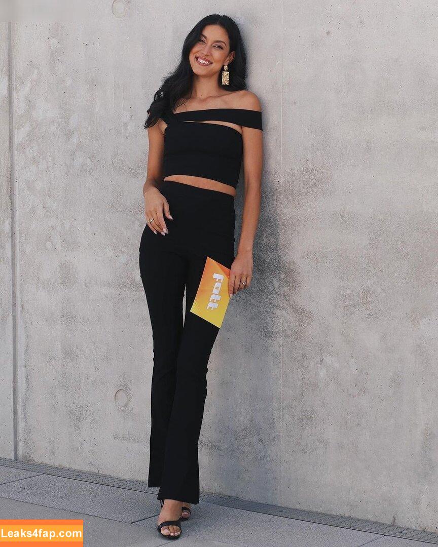 Rebecca Mir / sarahtoninx9_ leaked photo photo #0130