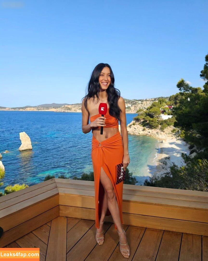 Rebecca Mir / sarahtoninx9_ leaked photo photo #0135