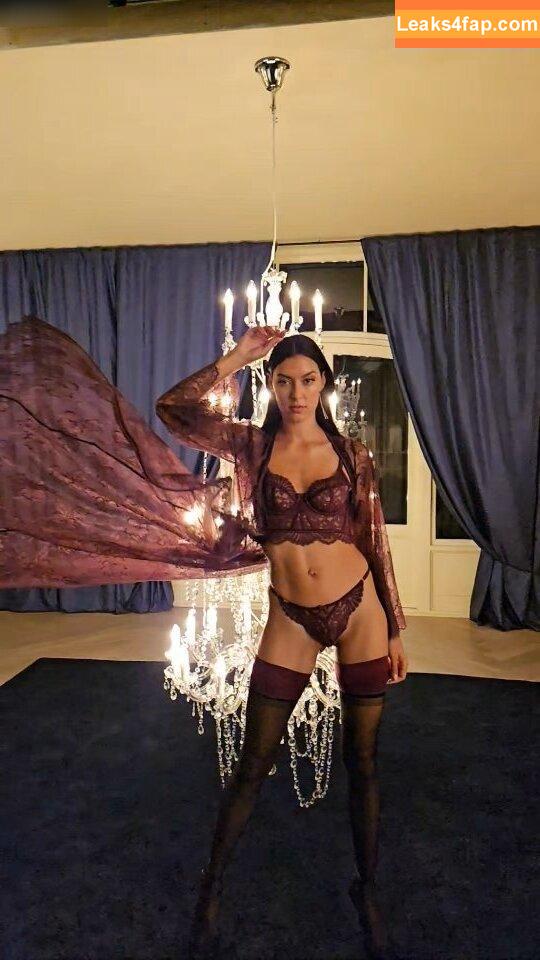 Rebecca Mir / sarahtoninx9_ leaked photo photo #0149