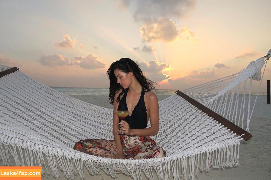 Rebecca Mir / sarahtoninx9_ leaked photo photo #0176