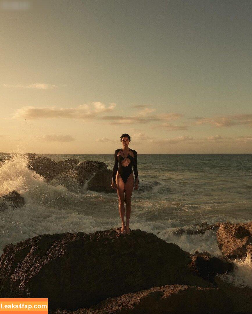 Rebecca Mir / sarahtoninx9_ leaked photo photo #0225