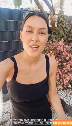 Rebecca Mir photo #0016