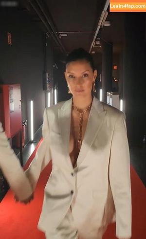 Rebecca Mir photo #0020