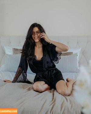 Rebecca Mir photo #0064