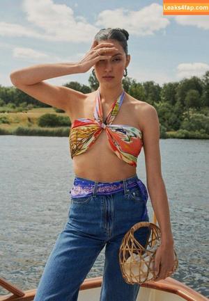 Rebecca Mir photo #0079