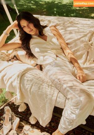 Rebecca Mir photo #0087