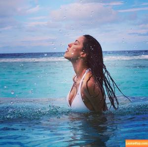 Rebecca Mir photo #0173