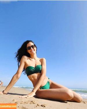 Rebecca Mir photo #0183