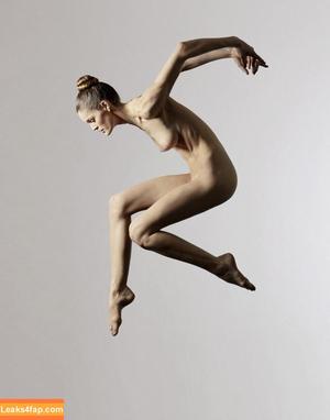 Rebekah Underhill photo #0001