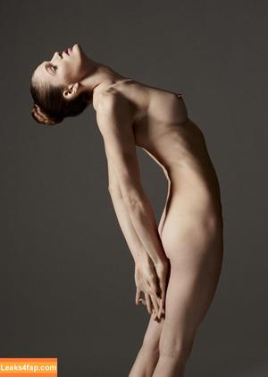 Rebekah Underhill photo #0003