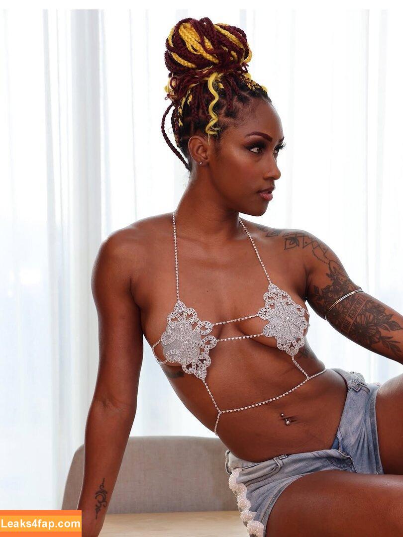 Red Velvet / Irene / redvelvet.smtown / thee_red_velvet leaked photo photo #0244