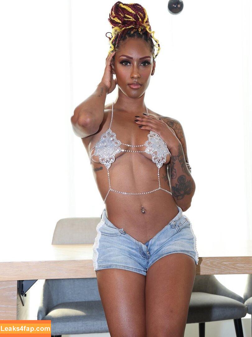 Red Velvet / Irene / redvelvet.smtown / thee_red_velvet leaked photo photo #0259