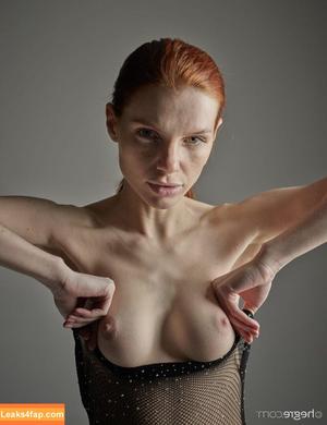 Redhead Vi photo #0013
