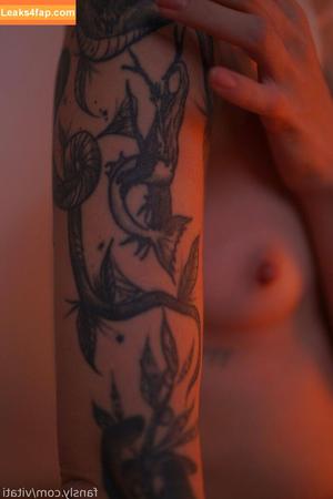 Redhead Vi photo #0025