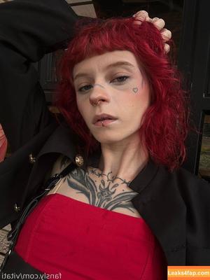 Redhead Vi photo #0041