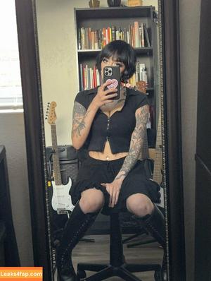 Redroomromance photo #0024
