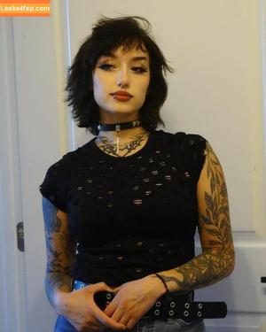Redroomromance photo #0090