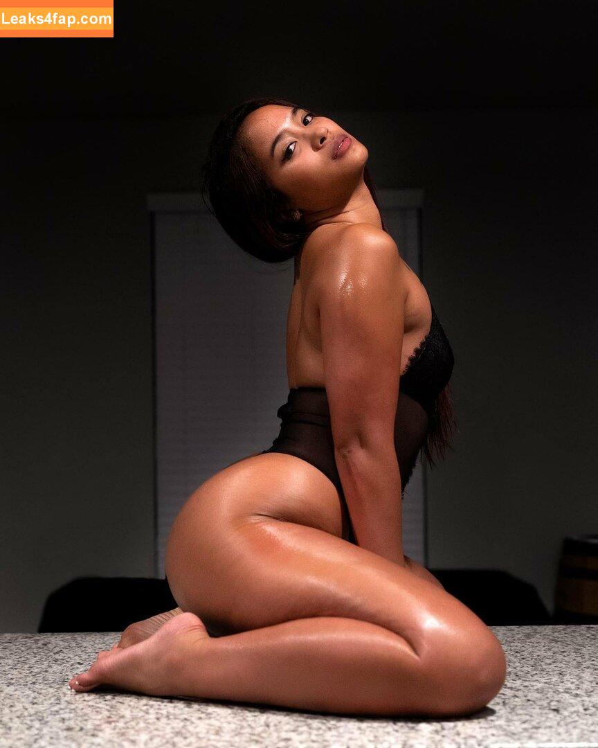 Regina Unite / regina_unite / reginaunite_fit leaked photo photo #0252