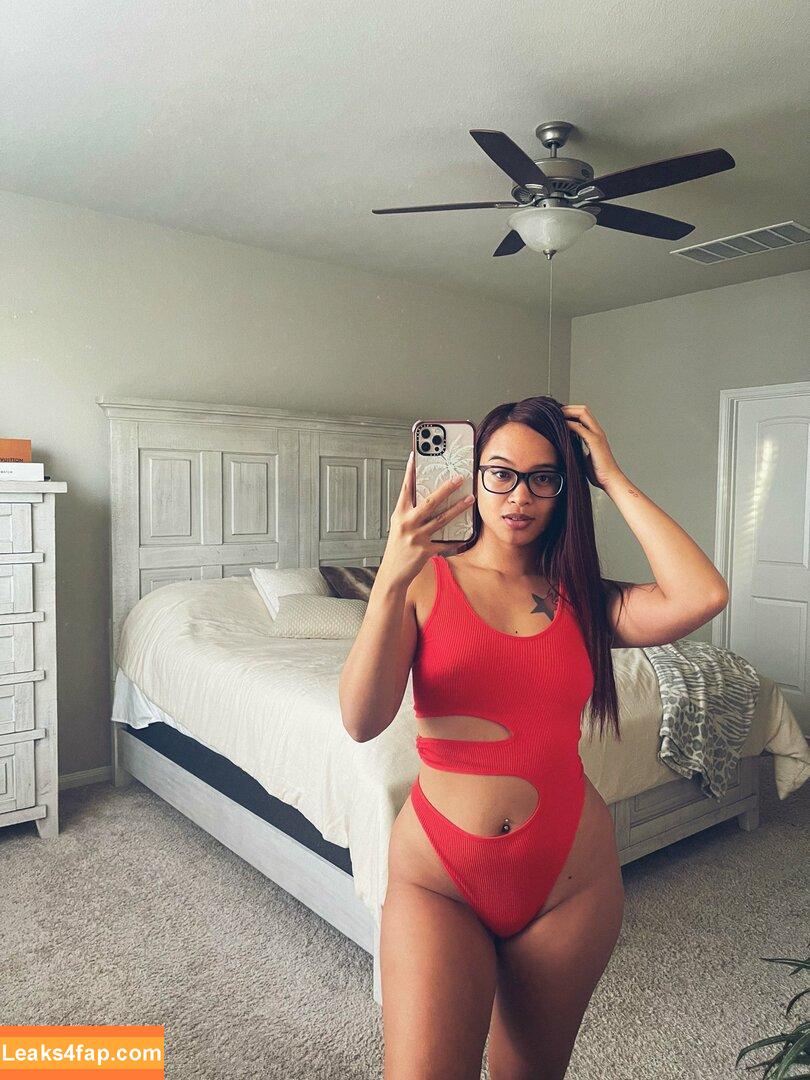 Regina Unite / regina_unite / reginaunite_fit leaked photo photo #0266