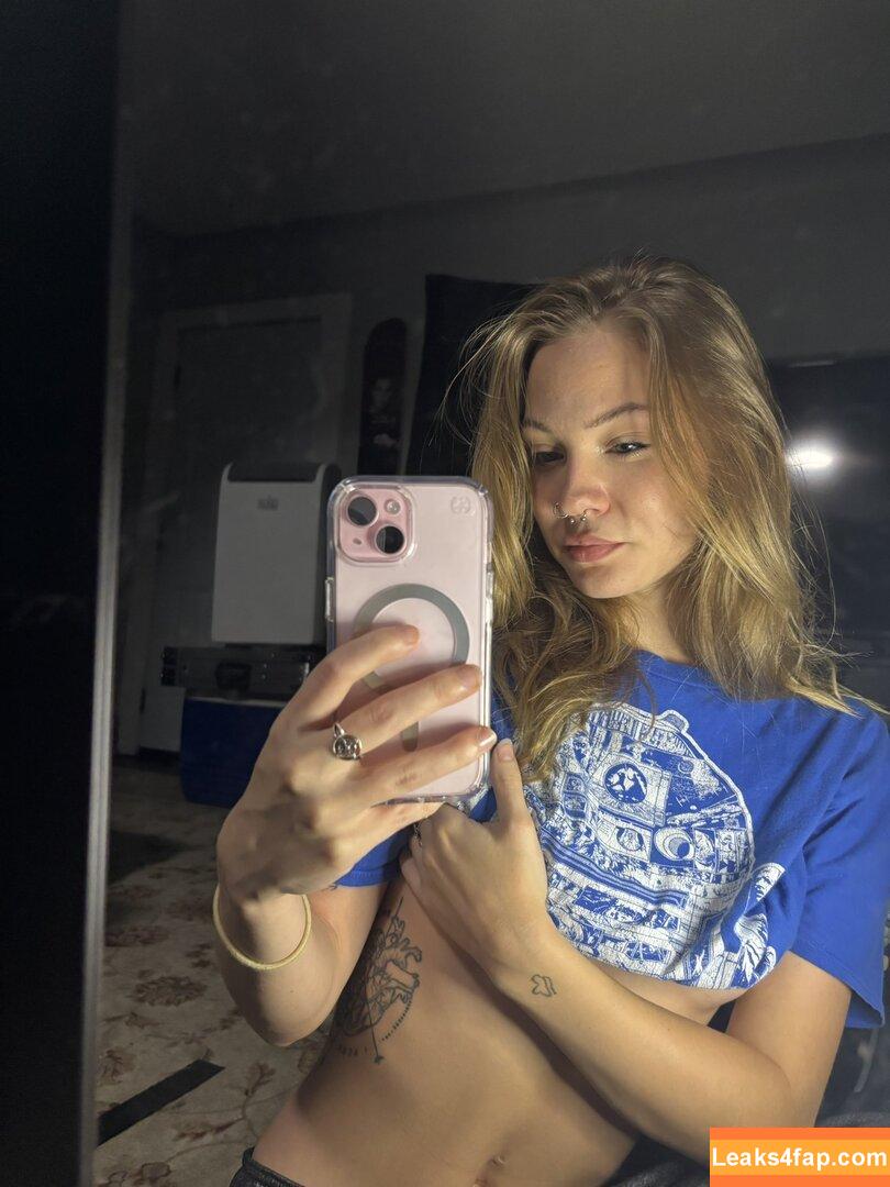 Reighlyn / ReallyReighlyn leaked photo photo #0005