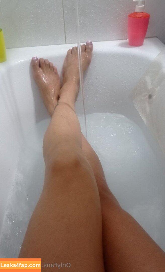 reina_ts / reinats_ leaked photo photo #0046