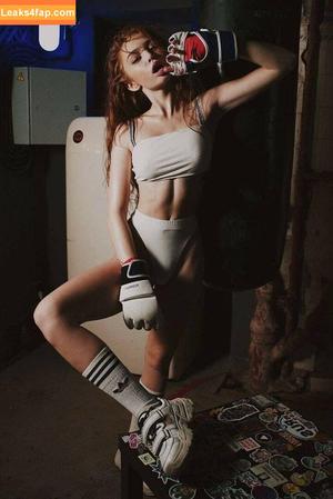 Renata Ri photo #0027