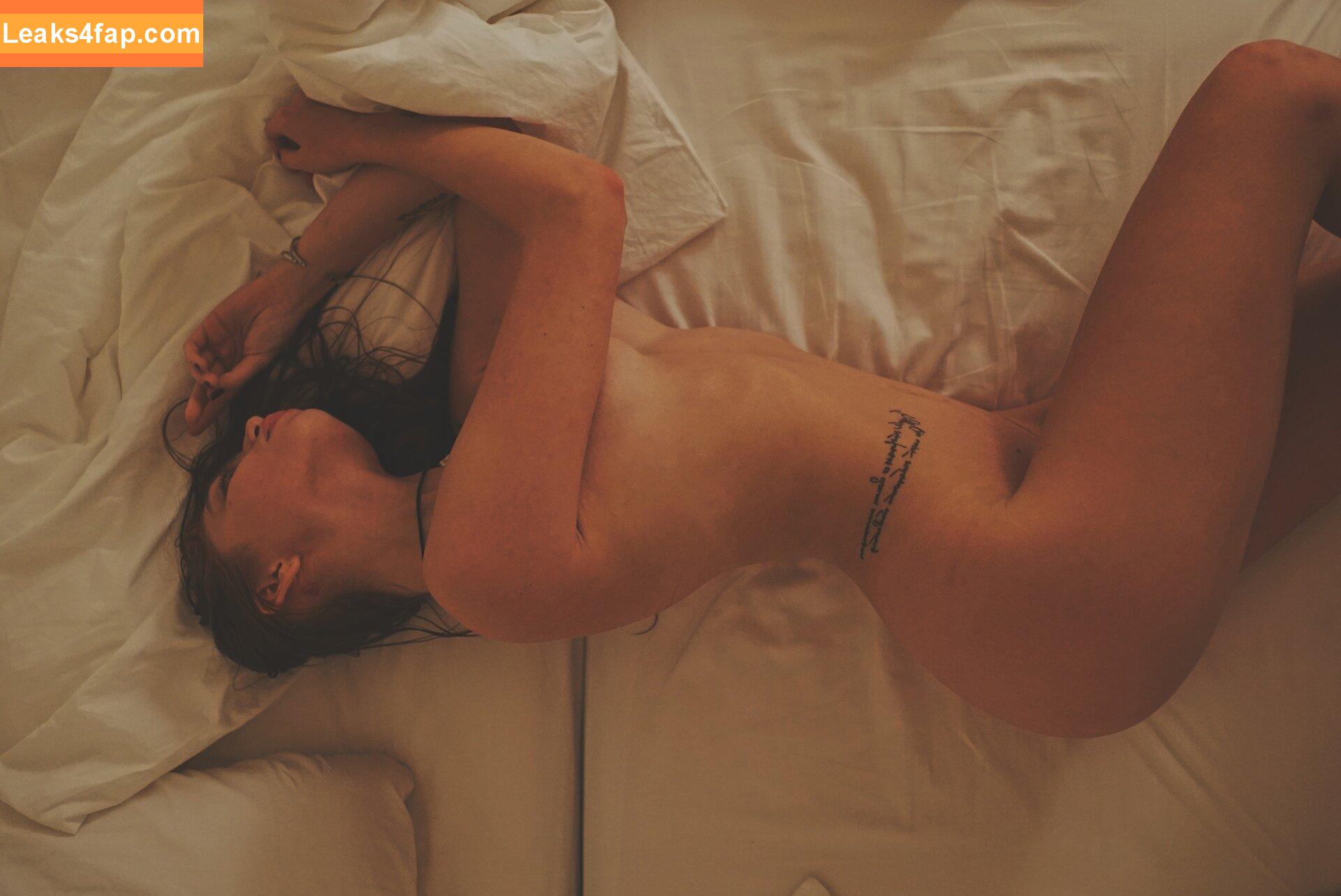 Renatarii / Renata Ri / renata_ri / renatarrii leaked photo photo #0060