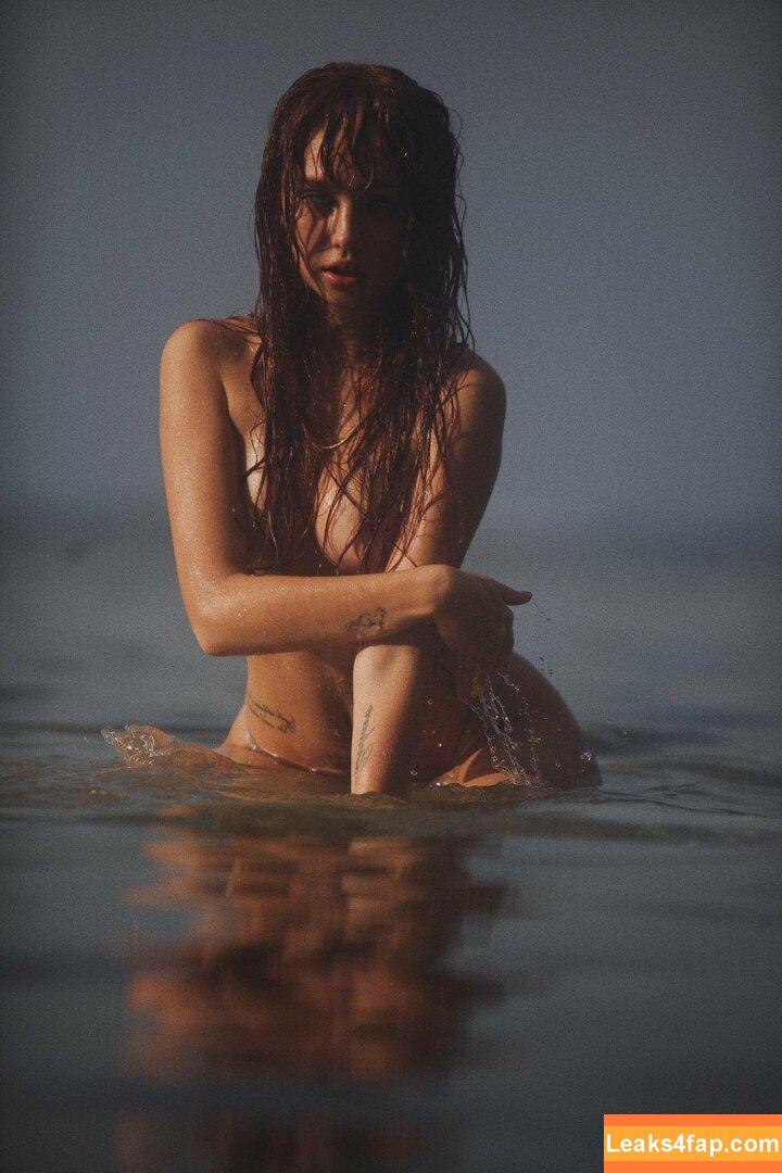 Renatarii / Renata Ri / renata_ri / renatarrii leaked photo photo #0076